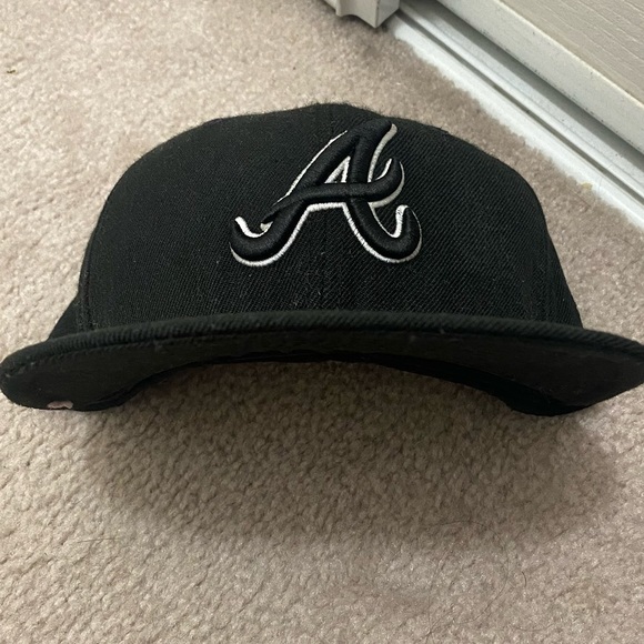 New eRA FITTED hat black size 7 1/4 - Picture 2 of 5